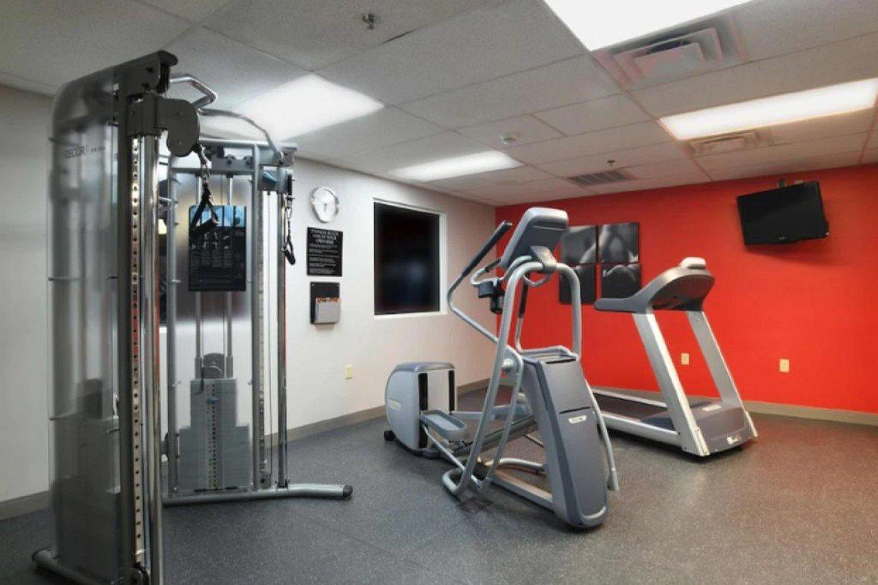 Hotel Country & By Radisson, - Bricktown, Ok